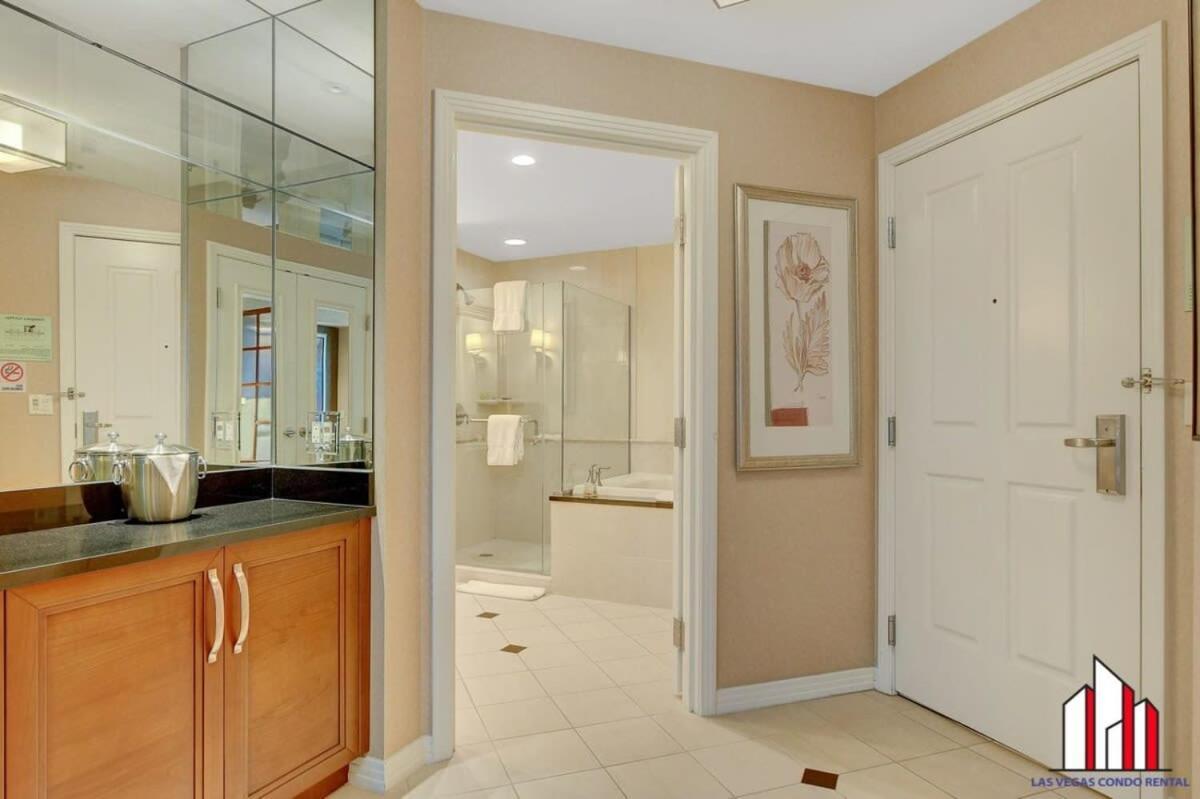 Mgm Signature-18-703 Strip View Jacuzzi Studio Las Vegas Luaran gambar
